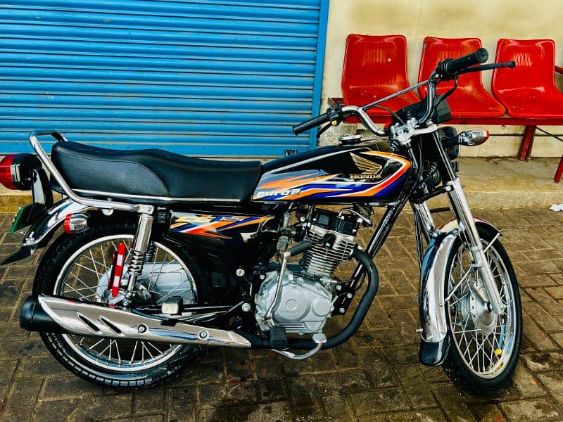 Honda 125cc 2019 Registered Karachi Number 1st Owner Sealed Engine 5