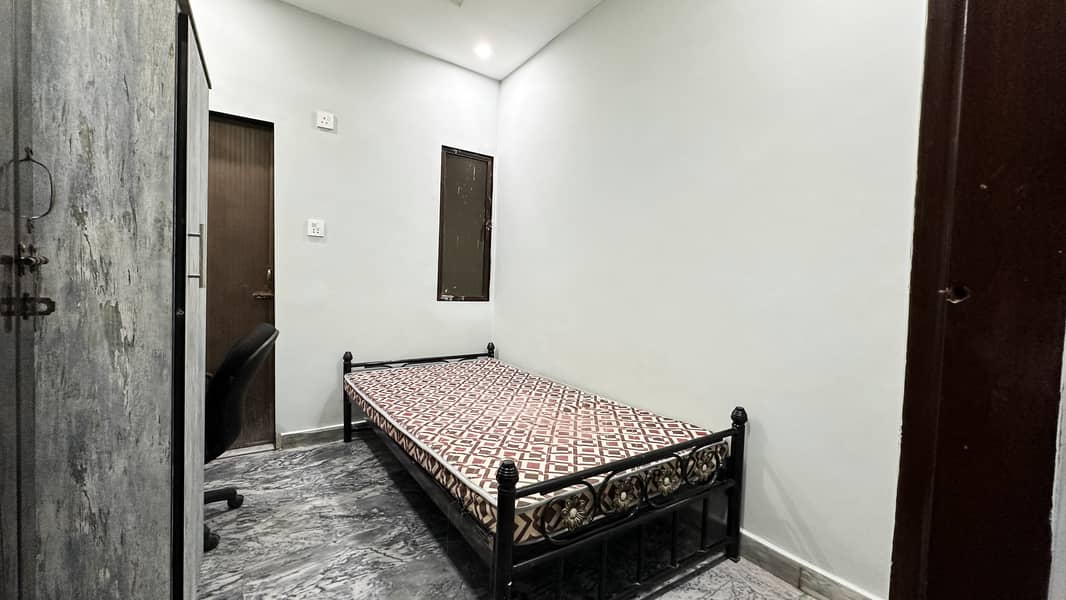 Girls Independent Hostel Rooms at Kalma Chowk, Garden Town, Gulberg 1