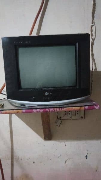 LG ultra slim14 inch crt tv for sale 0