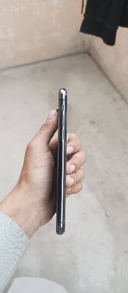 I phone xs 64gb non PTA bettry health 80 10/10 condition All ok 3