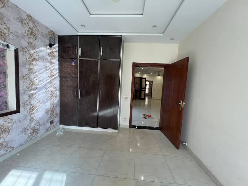 1 kanal Upper Portion with Gas Available For Rent In Canal Garden Near Bahria Town Lahore 4