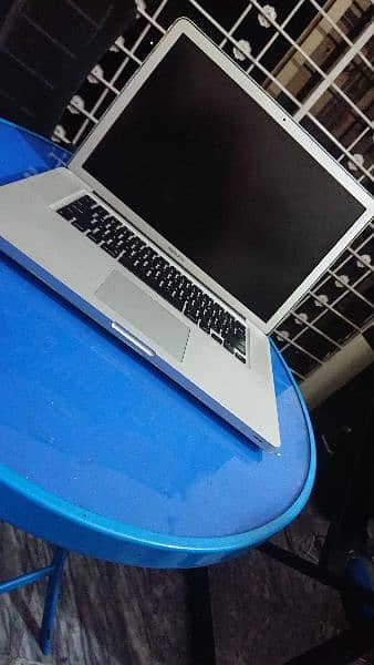 macbook pro 2