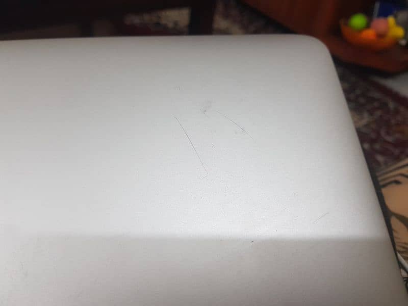 Macbook Pro 2014 (15-inch retina display) price negotiable 4