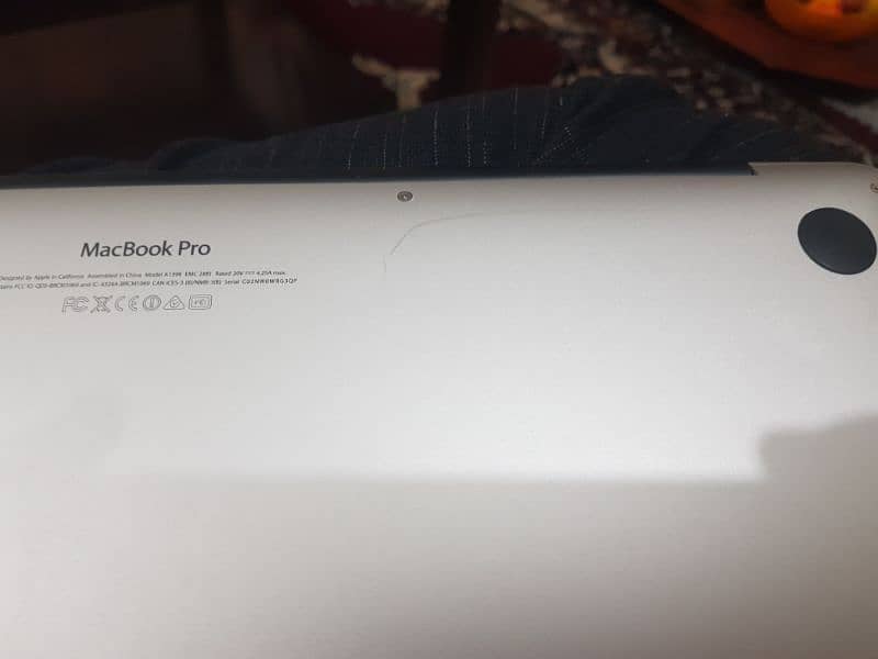 Macbook Pro 2014 (15-inch retina display) price negotiable 5