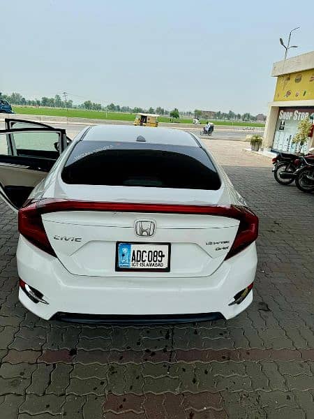 Honda Civic RS 2019 White - For Sale 4