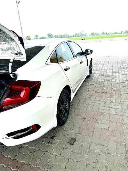 Honda Civic RS 2019 White - For Sale 6