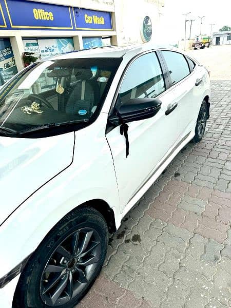 Honda Civic RS 2019 White - For Sale 10