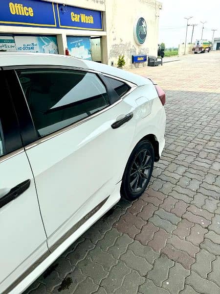 Honda Civic RS 2019 White - For Sale 11