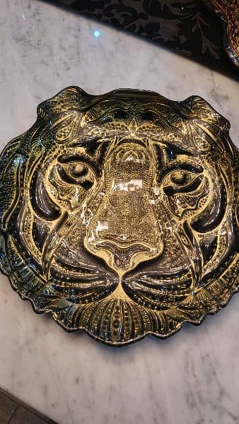 Stunning 11-inch Tiger Platter, 0