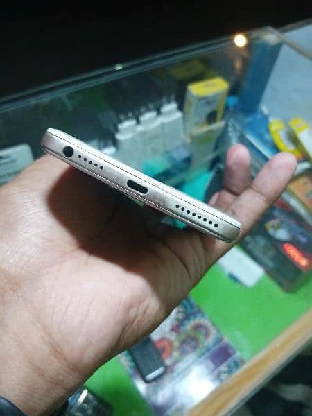 Oppo F1s 4