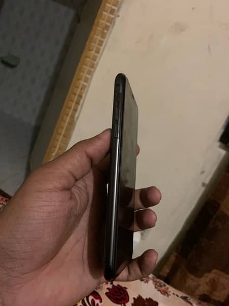 apple iphone 11 pro max 64gb factory unlocked 4