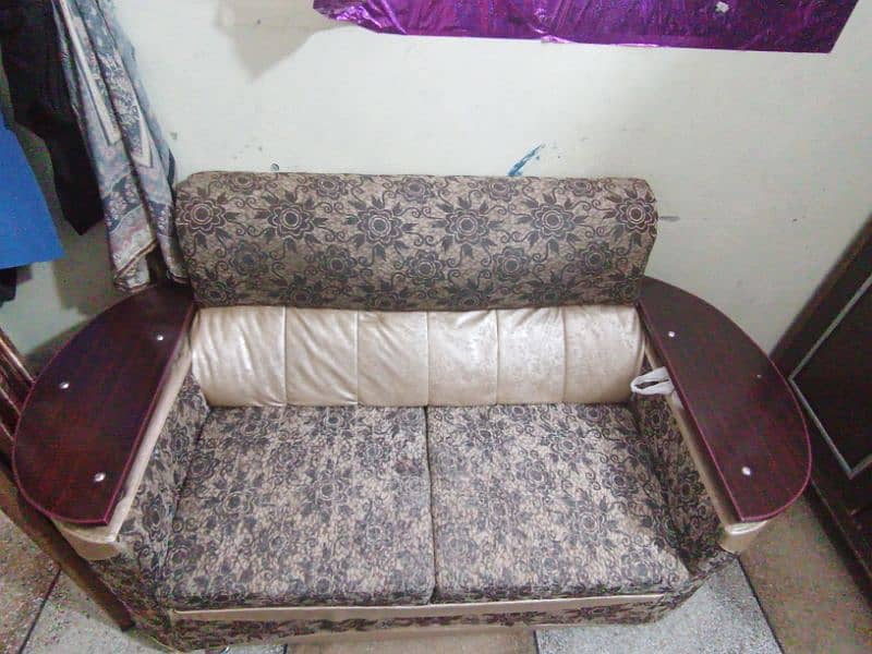 Sofa Set with Beautiful Sheets 3