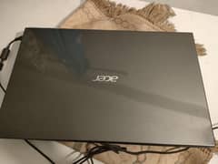 I am selling my laptop because I need a money .