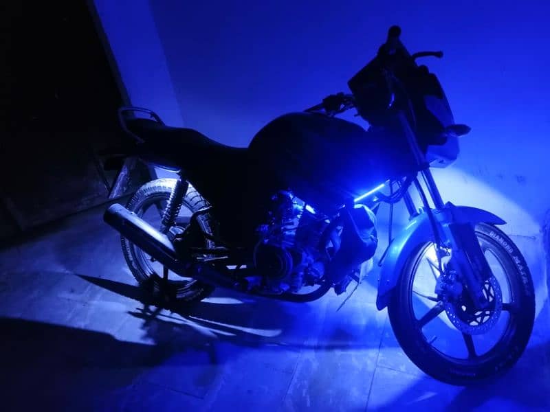 yamaha ybr 125 2017 sport look good condition bike Blue 4