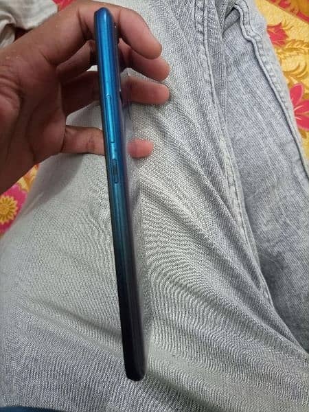 infinix Hot 8 4/64 GB 2