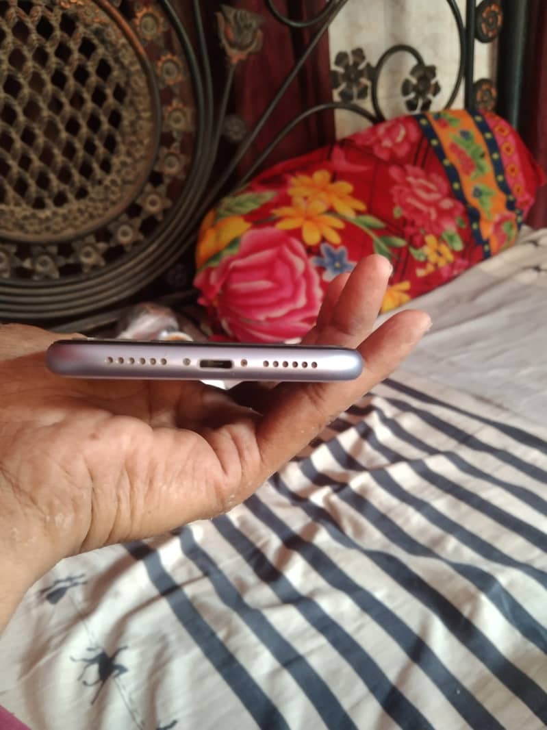 iPhone 11 factory unlock 64 gb 2