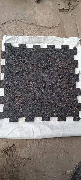 gym flooring rubber tile interlock 20"/20" 2