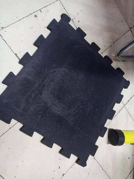 gym flooring rubber tile interlock 20"/20" 3