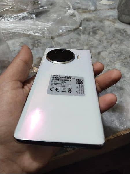 spark 20 pro + 10/10 condition 2