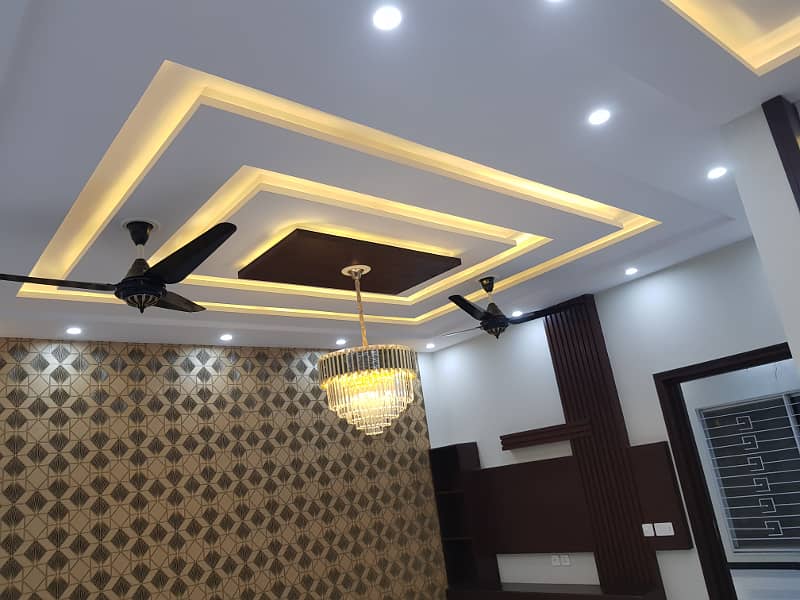 Luxurious Designer 1 Kanal Brand New House For Sale in Bahria Town Lahore 27