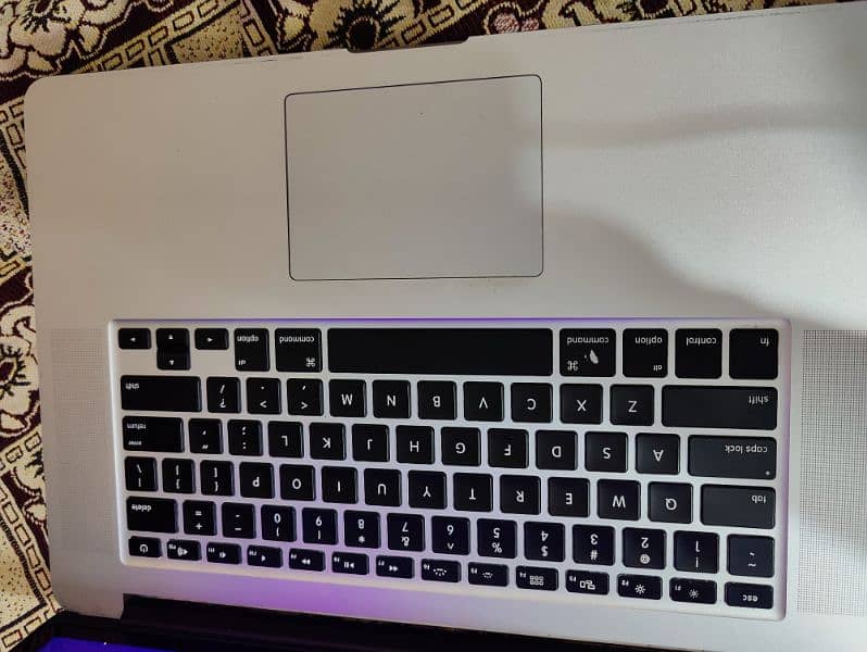 Mac book 15 pro 0