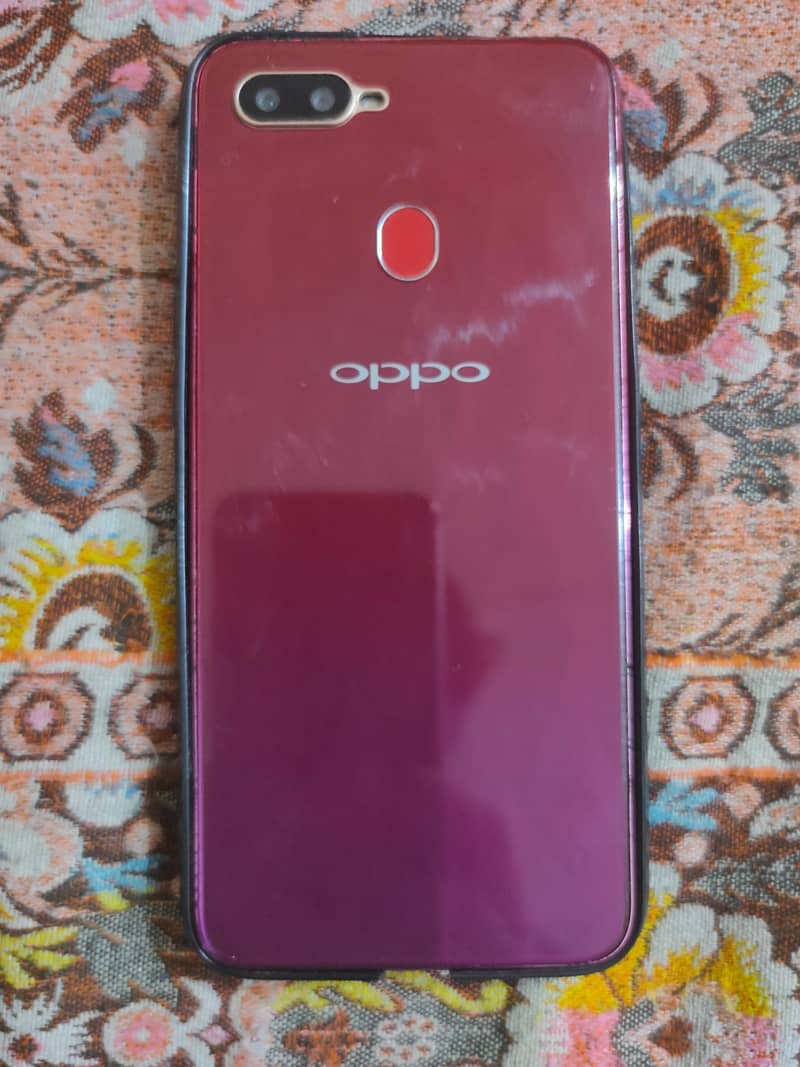 Oppo F9 Pro 4