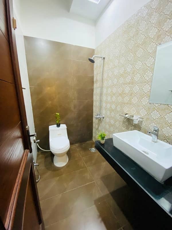 5 Marla Luxury Furnished Upper Portion For Rent In Bahria Town 11