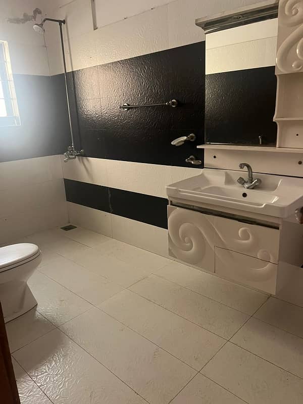 13 Marla Lower Portion For Rent In Bahria Town Lahore 19