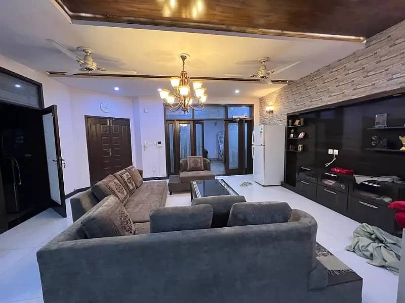 10 Marla Luxry Furnished Upper Portion For Rent In Bahria Town Lahore 15