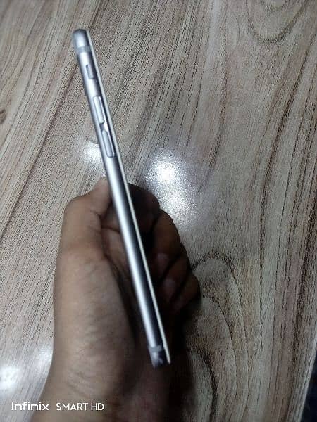 iphone 6 in good condition 3