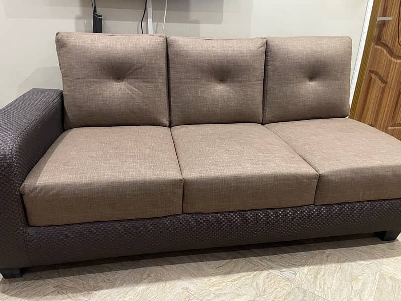 L shaped Sofa (Almost New Condition) 0