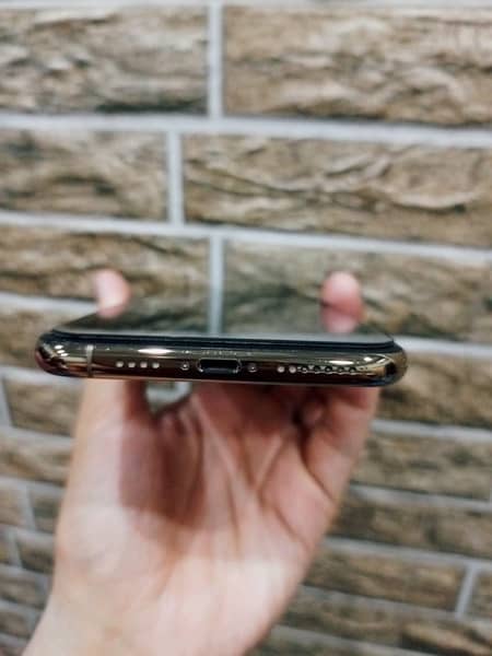 iPhone 11 Pro Max 256 GB PTA Approved 5