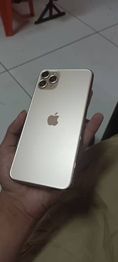 iPhone 11 pro max Golden colour 64gb Condition 10/10 bs eik scratch h