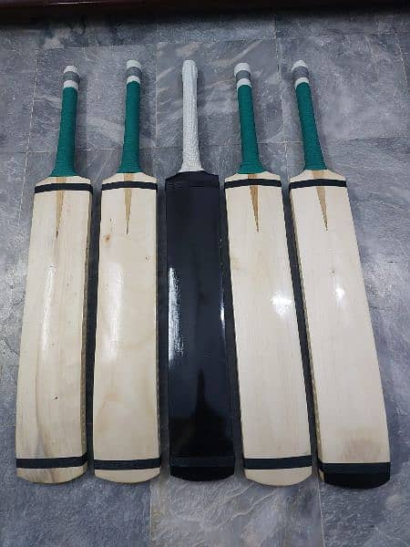 TOP GRADE RAWALAKOT BATS 0