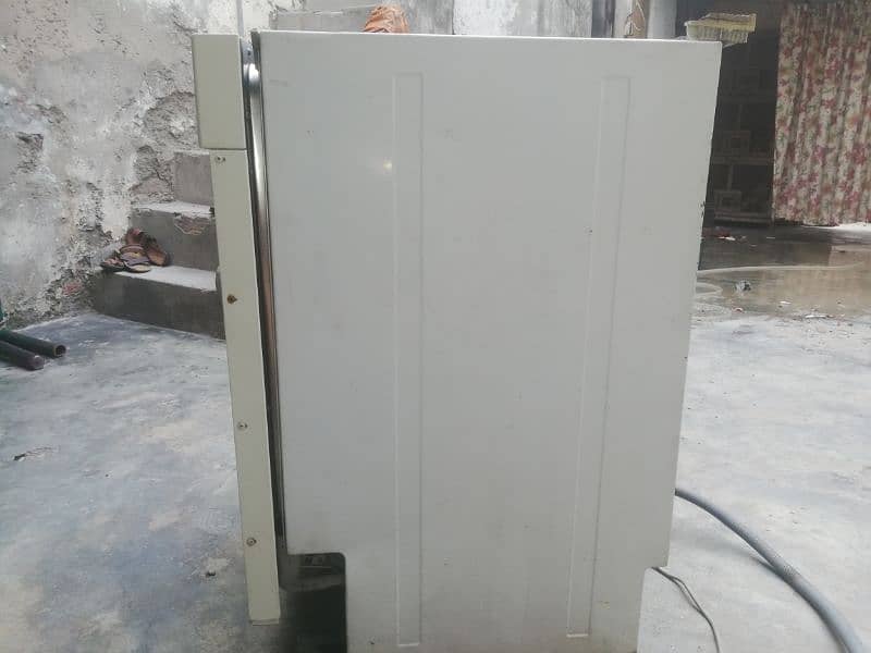 kelvinator KD 75 Dishwasher for use 8/10 condition 2