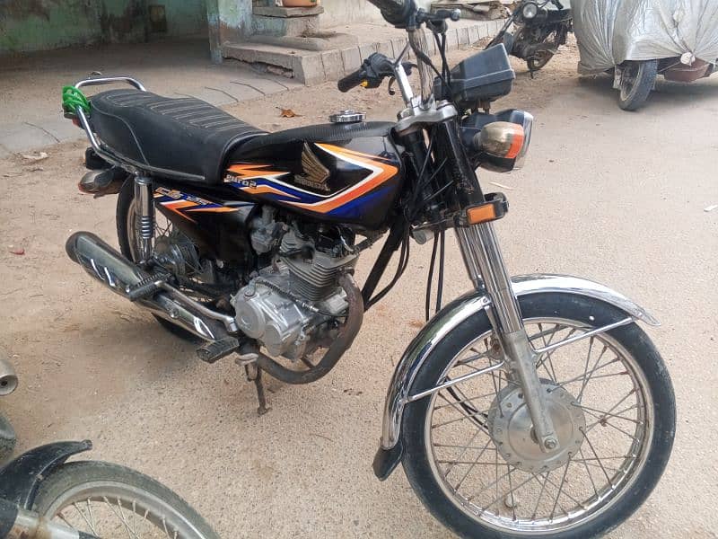 Honda 125 Karachi number 3