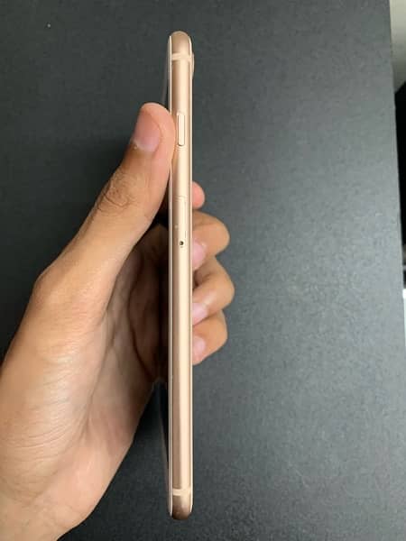 iphone 8 + little crack on back 4