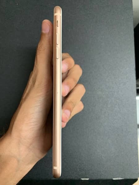 iphone 8 + little crack on back 5