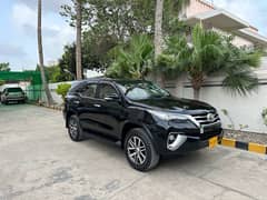 Toyota Fortuner 2017 V 4x4 Petrol 46000km 100% Untouched Brand New