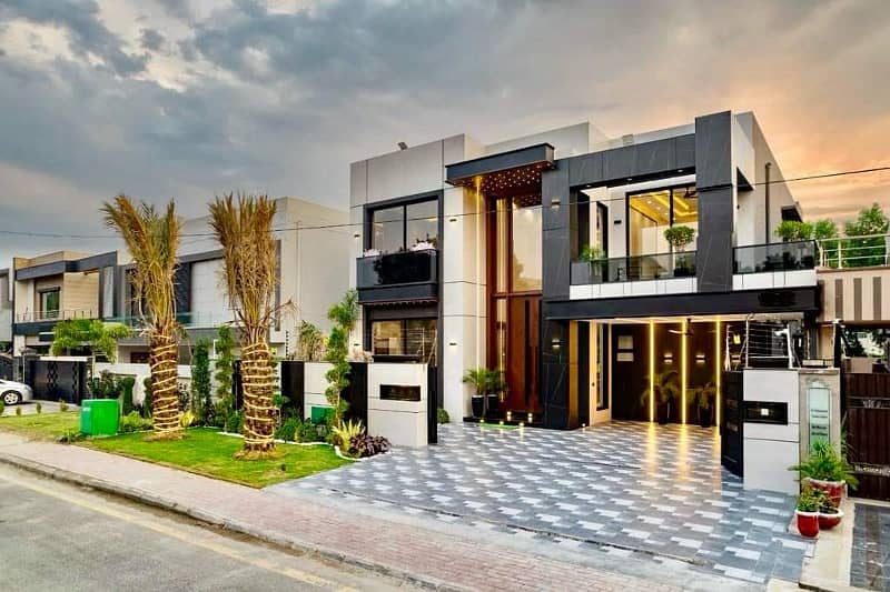 Luxurious Designer 1 Kanal Brand New House For Sale in Bahria Town Lahore 5