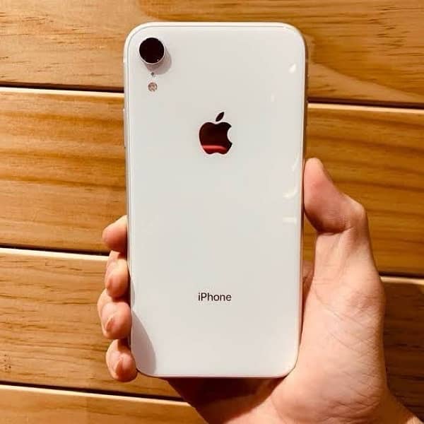 iPhone XR (128) 0