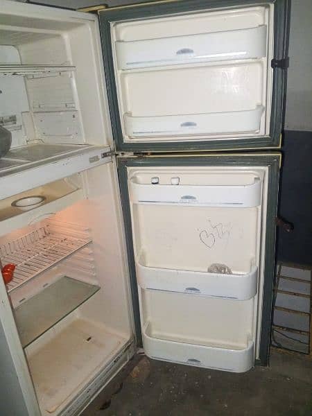 Dawlance refrigerator 1