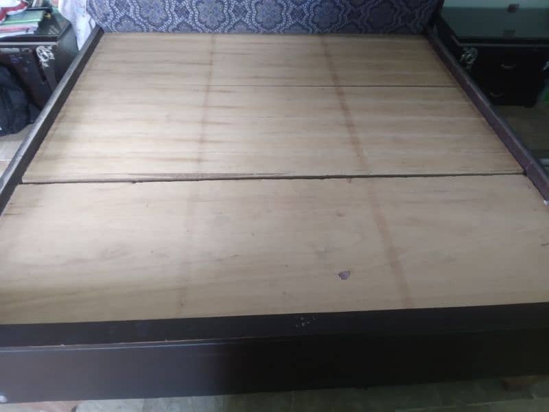 king size bed with medicated mattress with cover 2
