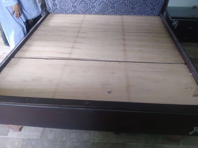 king size bed with medicated mattress with cover 3