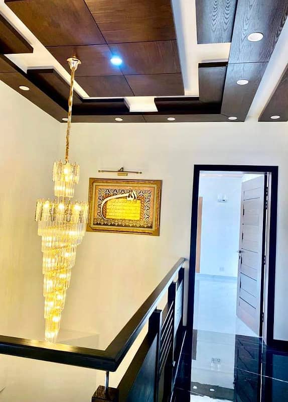 Luxurious Designer 1 Kanal Brand New House For Sale in Bahria Town Lahore 25