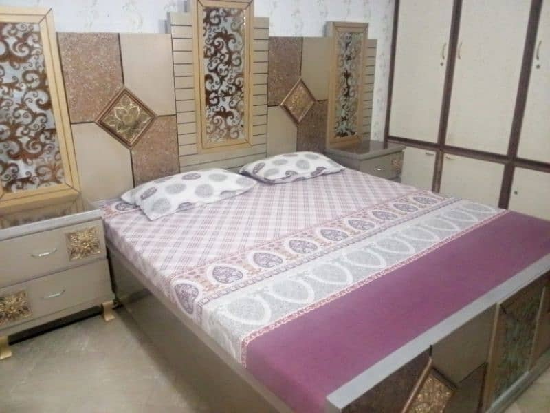 King size beautiful bed for sale with side tables and dressing table 2