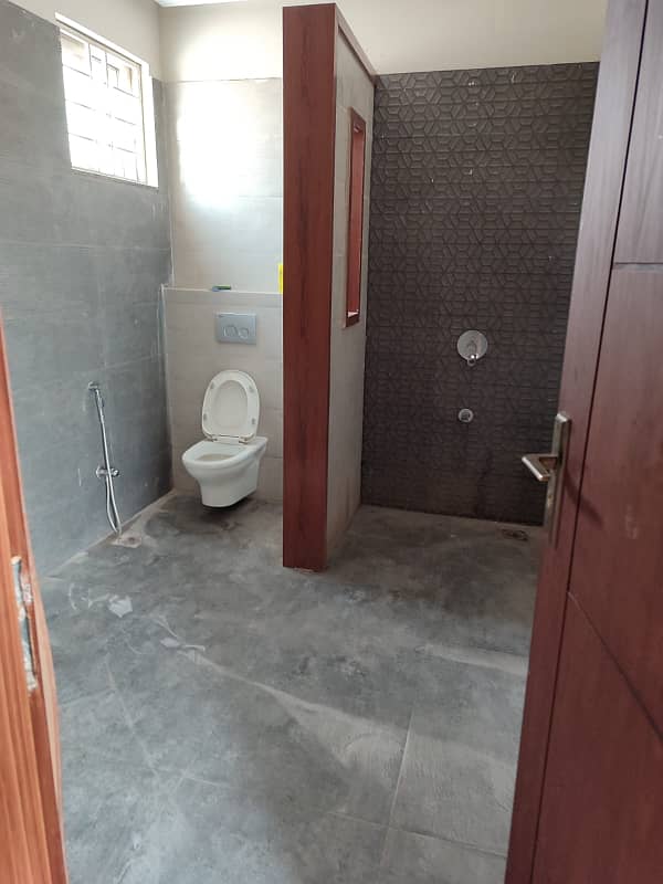 1 Kanal Single Story House Is For Sale In Awt Phase 2 Block B 4
