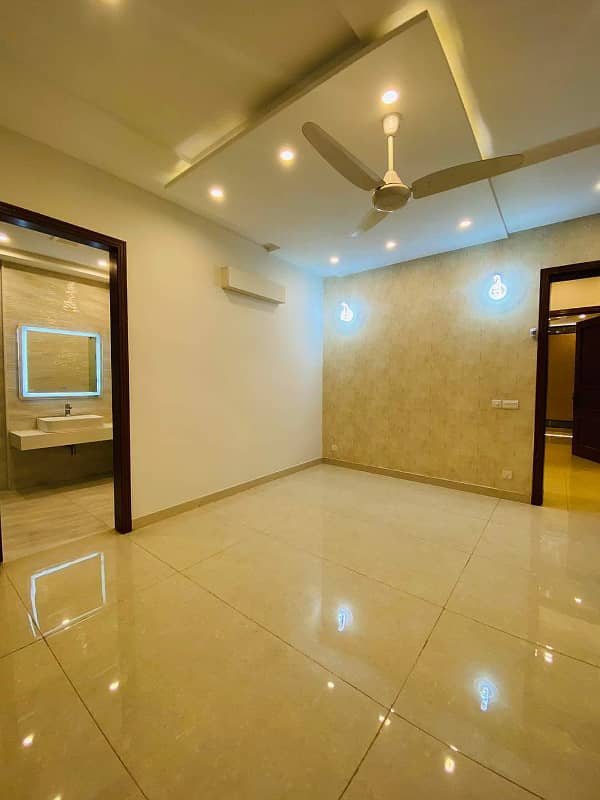 Luxurious Designer 1 Kanal Brand New House For Sale in Bahria Town Lahore 9