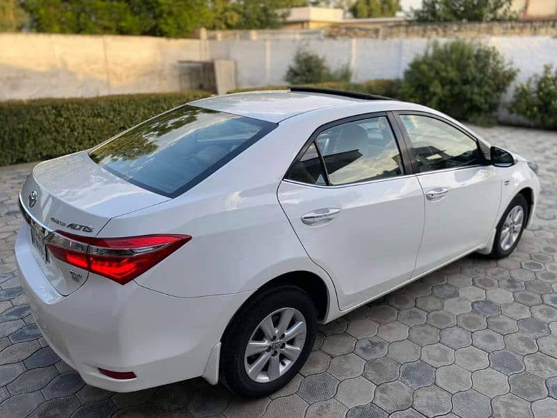 Toyota Corolla Altis 2015 3