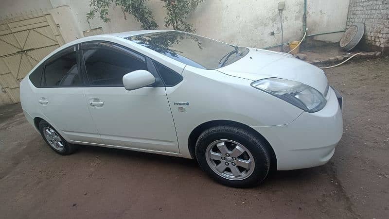 Toyota Prius 2007/2012 fresh car new. 0